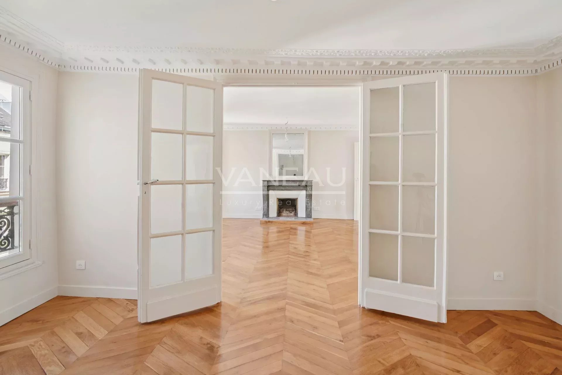 Appartement 5 pièces 107 m² · à Paris · 107 m² · 2 050 000 €