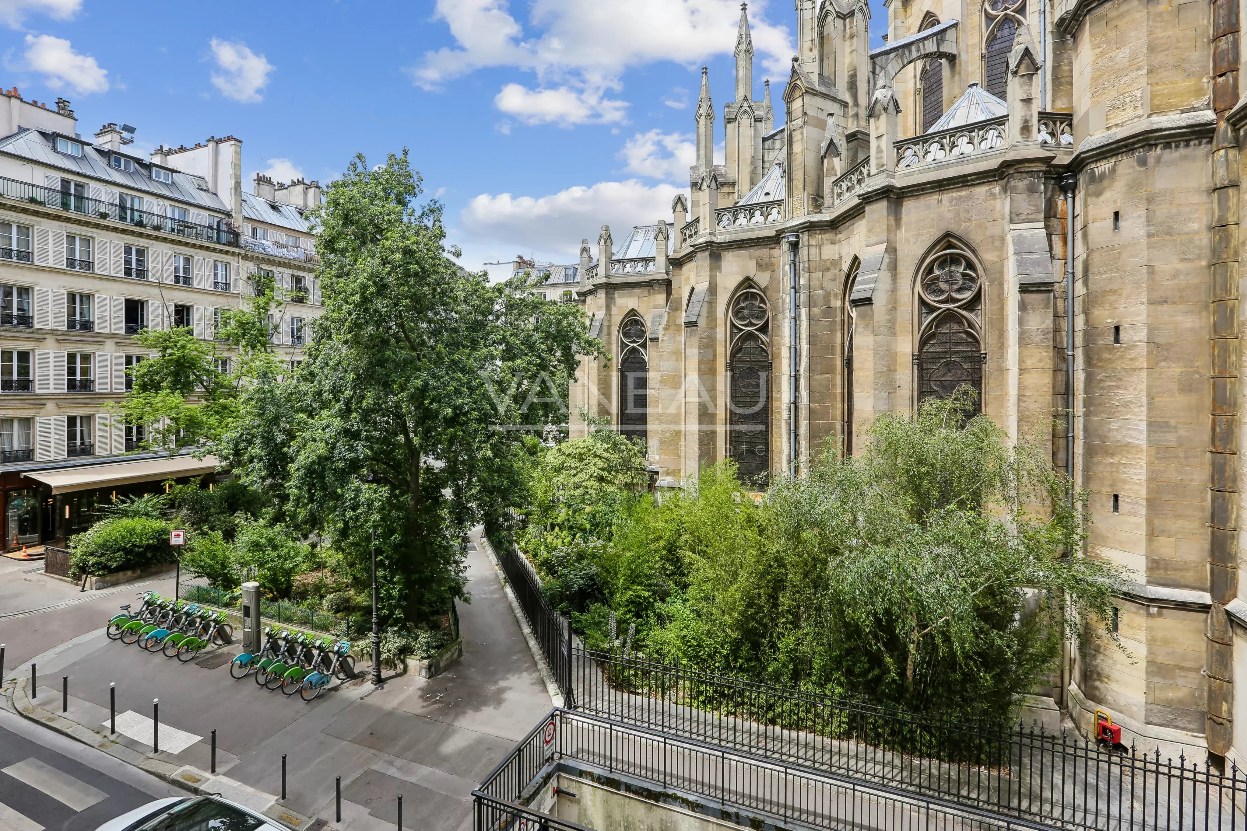 Appartement 5 pièces 104 m² · à Ème · 103,8 m² · 1 900 000 €