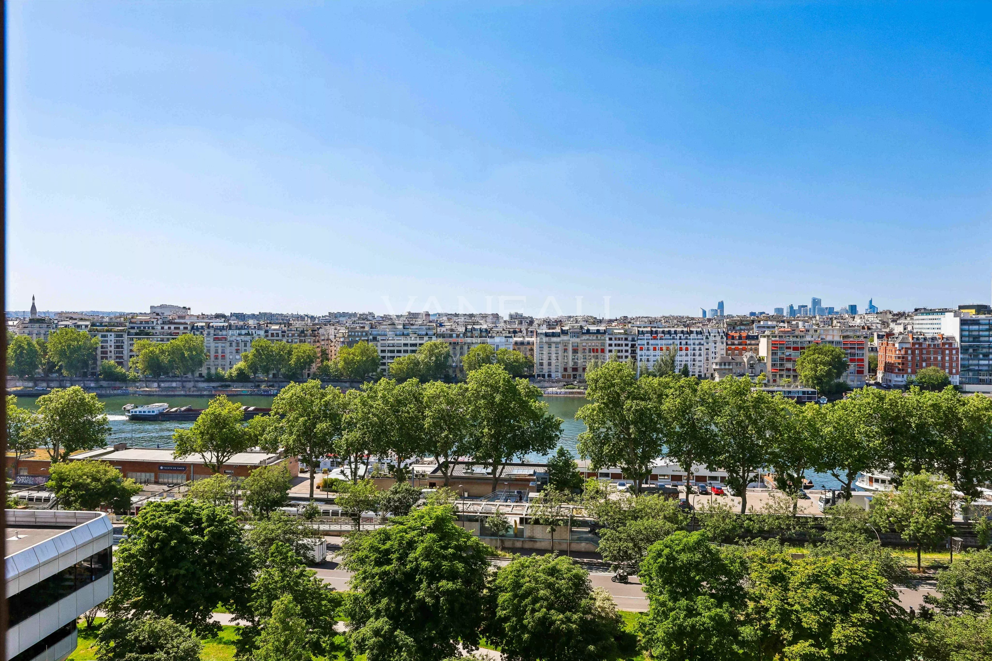 Appartement 5 pièces 111 m² · à Paris · 111,4 m² · 1 050 000 €