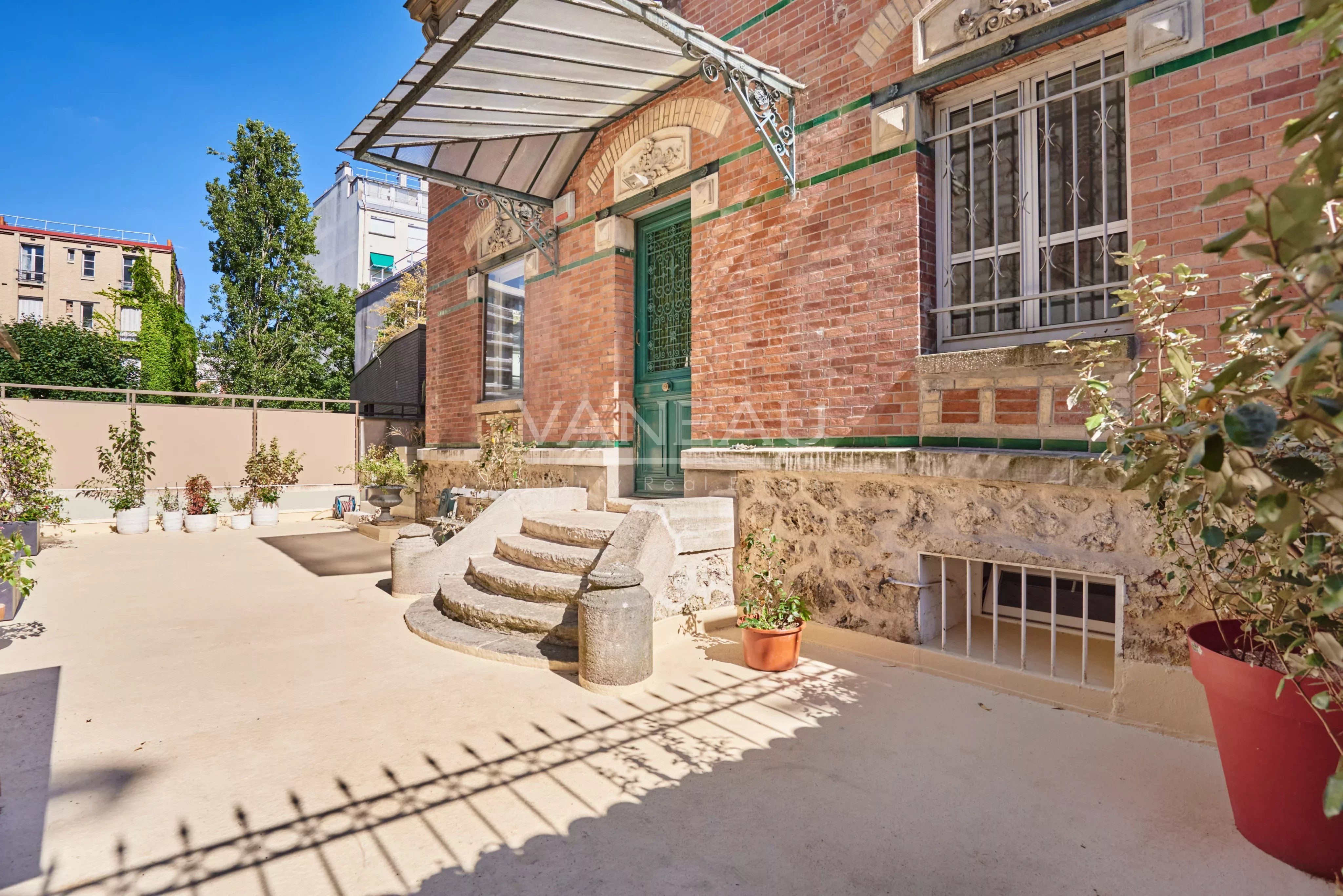 Maison 8 pièces 174 m² · à Paris · 174 m² · 1 950 000 €