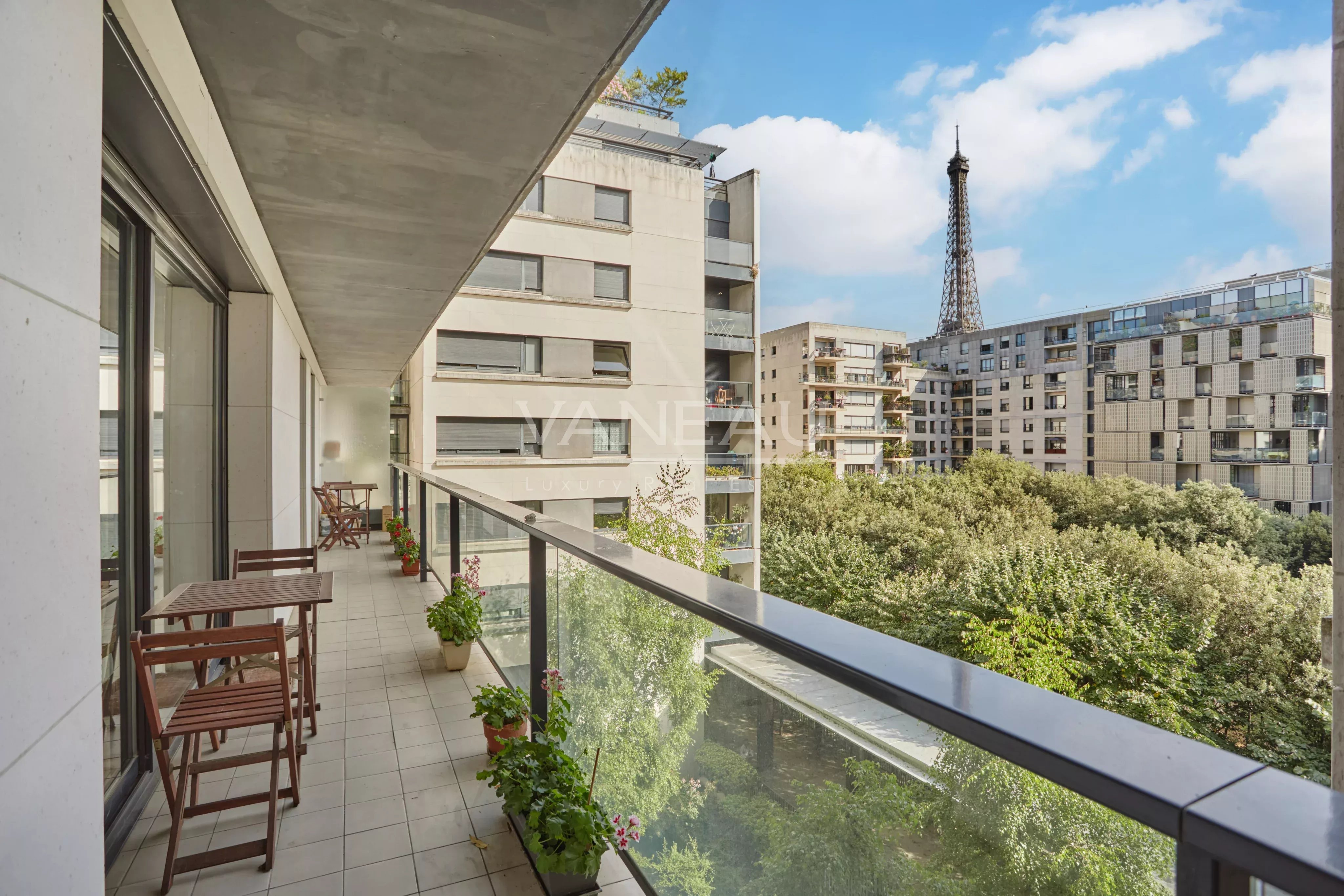Appartement 5 pièces 99 m² · à Paris · 99,5 m² · 1 368 000 €