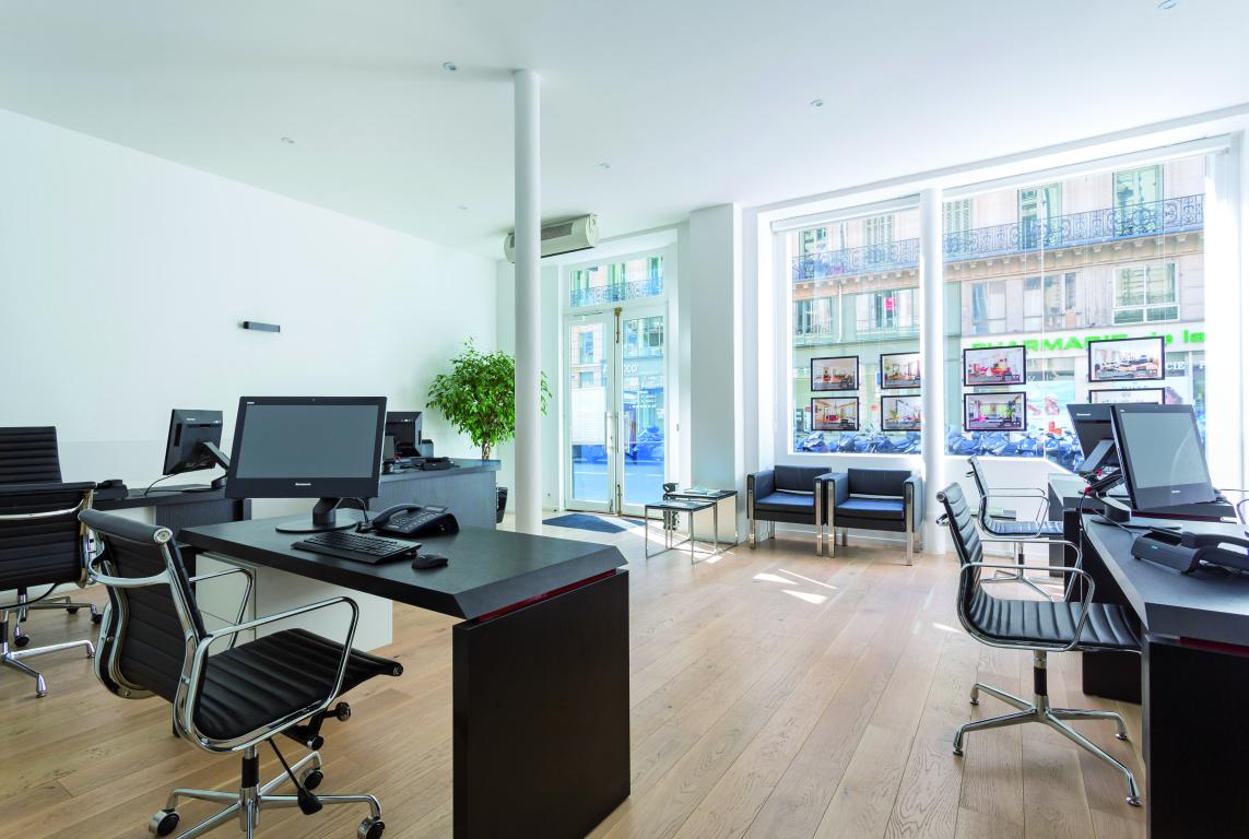 Intérieur de l'agence Vaneau Trinité Saint-Georges