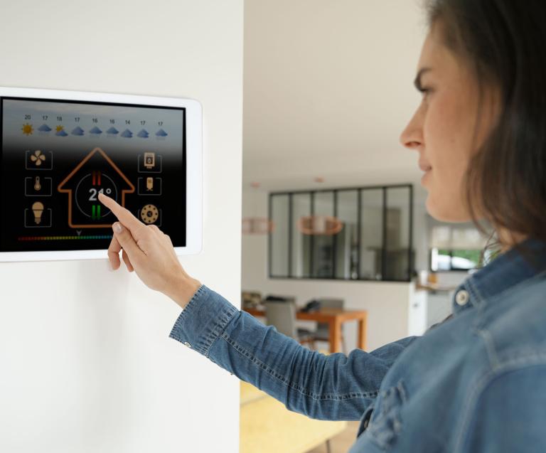 DÉPENSEZ MOINS D'ÉNERGIE GRÂCE AUX OBJETS CONNECTÉS