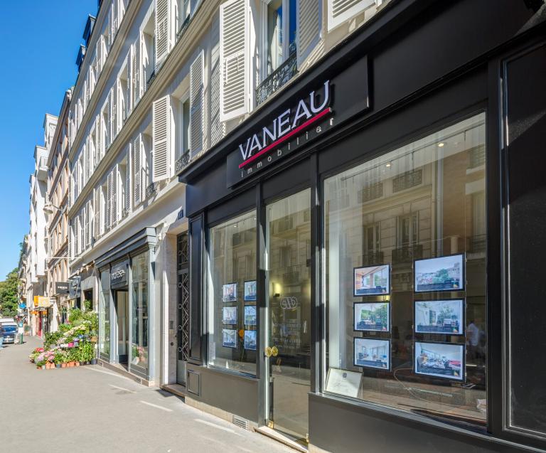 luxembourg vaneau