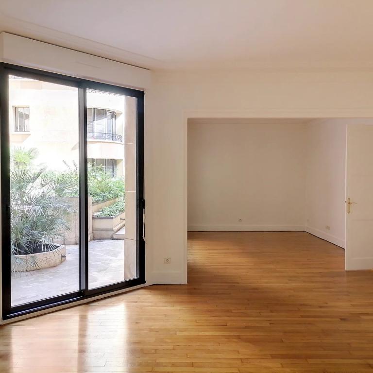 Paris VIIIe - Triangle d'or - Appartement en rez-de-chaussée ent