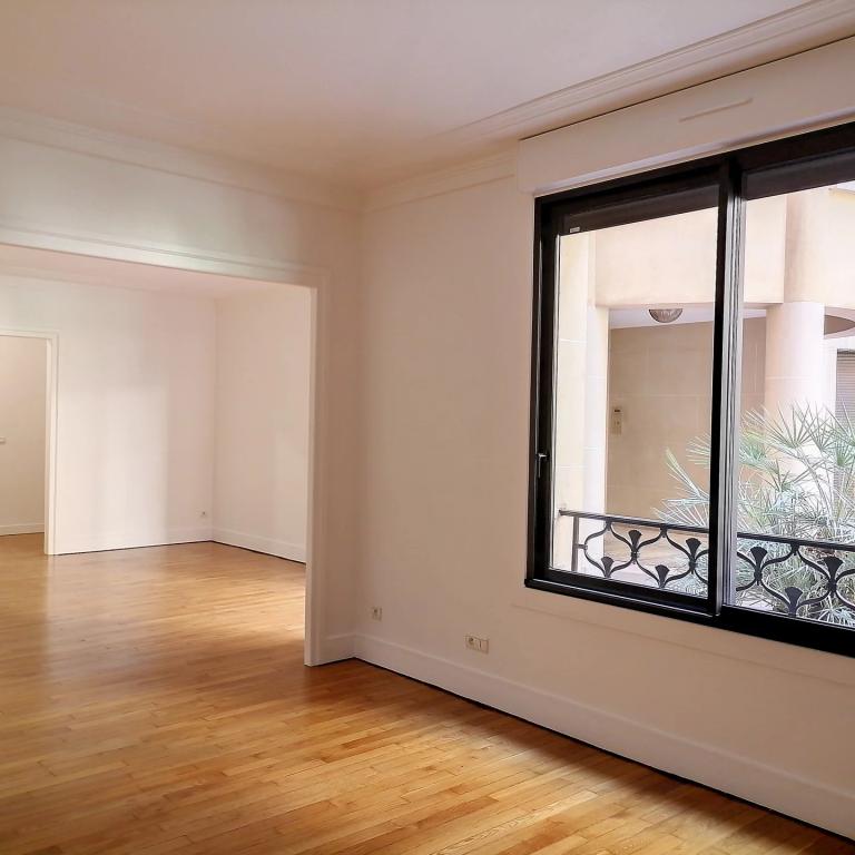 Paris VIIIe - Triangle d'or - Appartement en rez-de-chaussée ent
