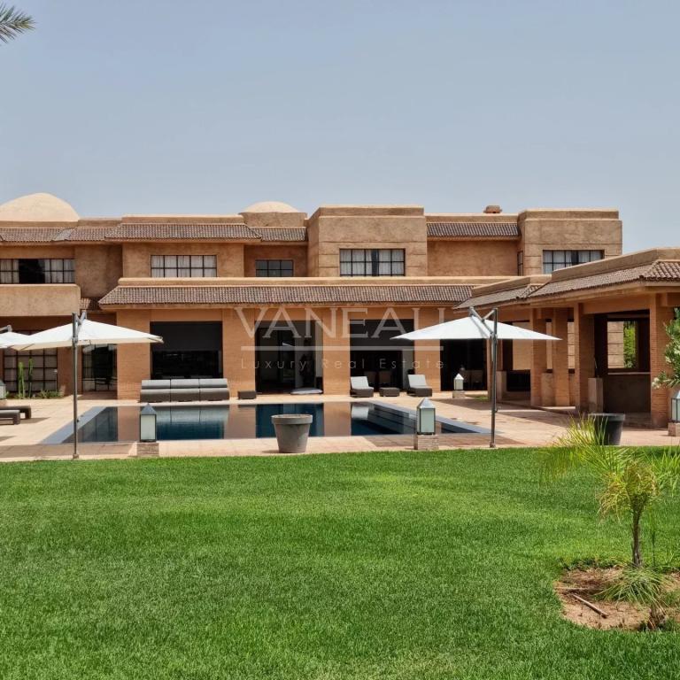 *** Villa route d'Amizmiz 1200m² ***