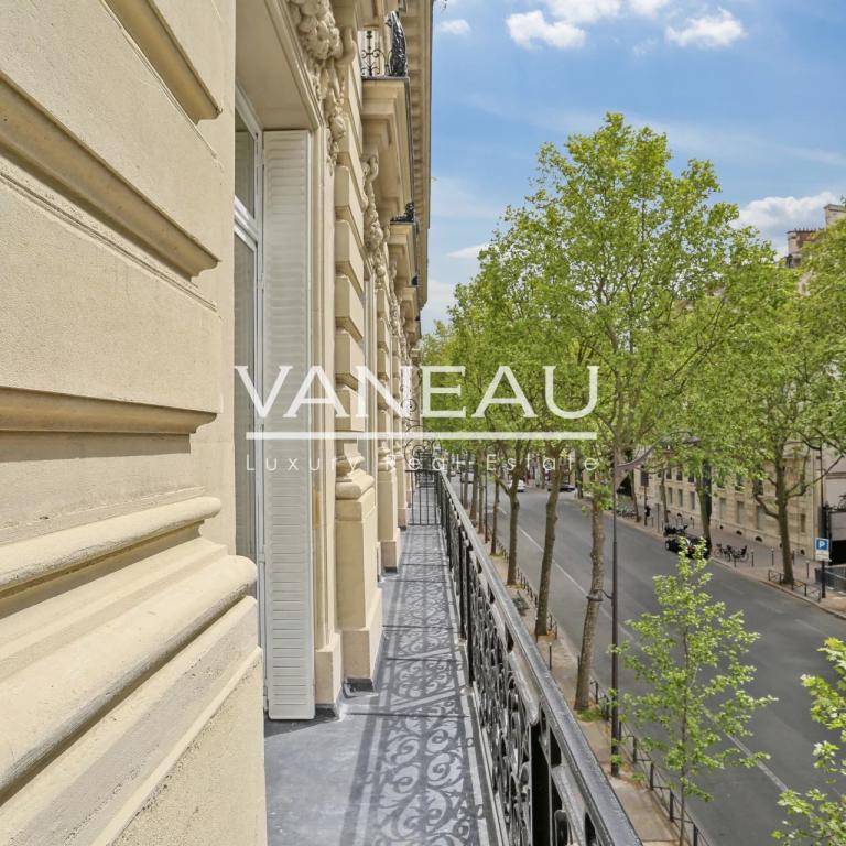 VIIe - Exceptionnel - Bac - Solferino