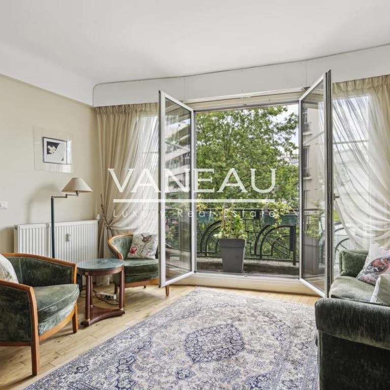 Paris XVIe - Village d'Auteuil - Deux pièces lumineux avec balco