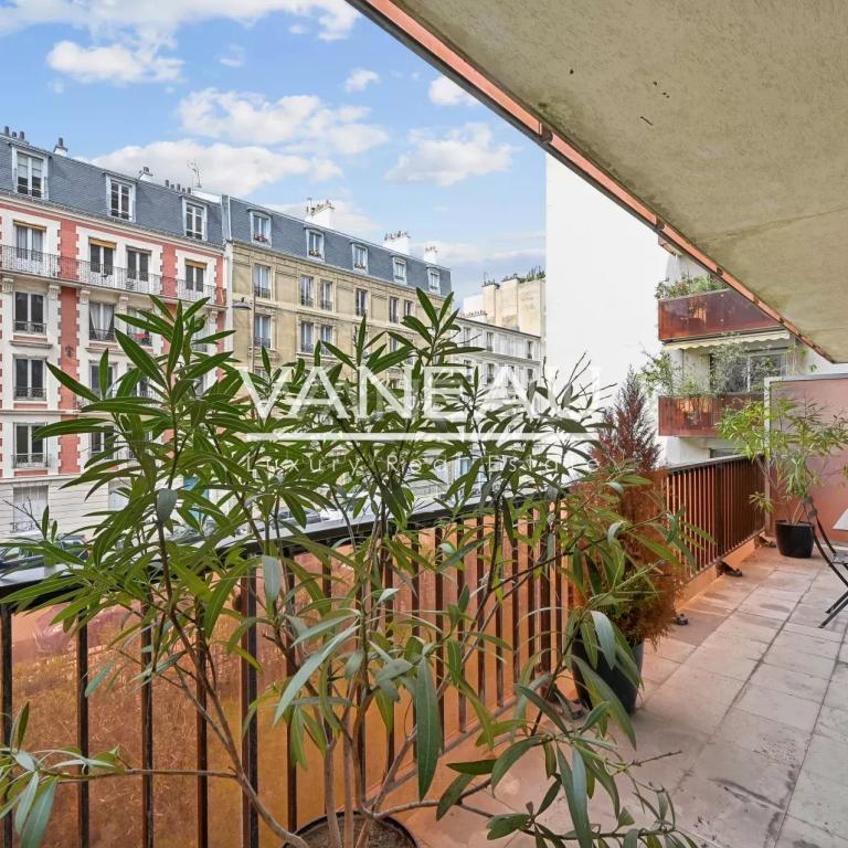 Paris VIIe - PLACE DE BRETEUIL - Appartement avec terrasse