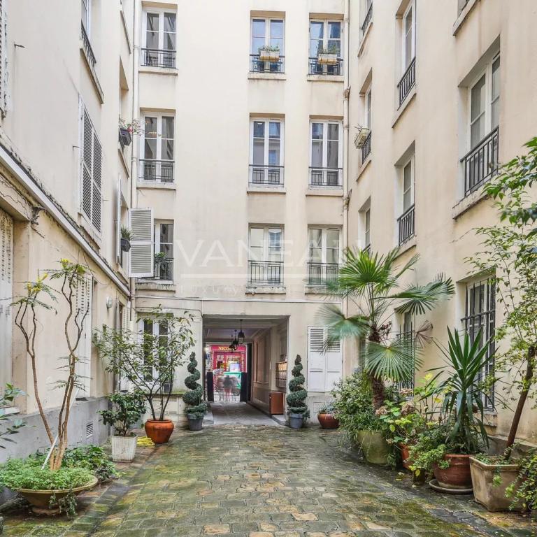 Paris VI - Mabillon -  dernier étage