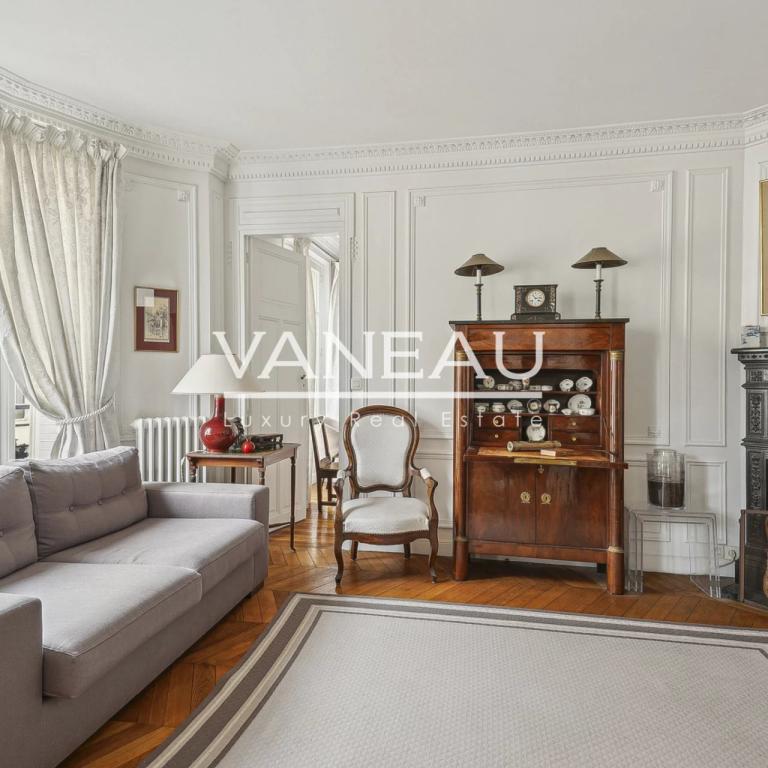 PARIS VIIe - Bon Marché - Vaneau - Bel appartement familial de c