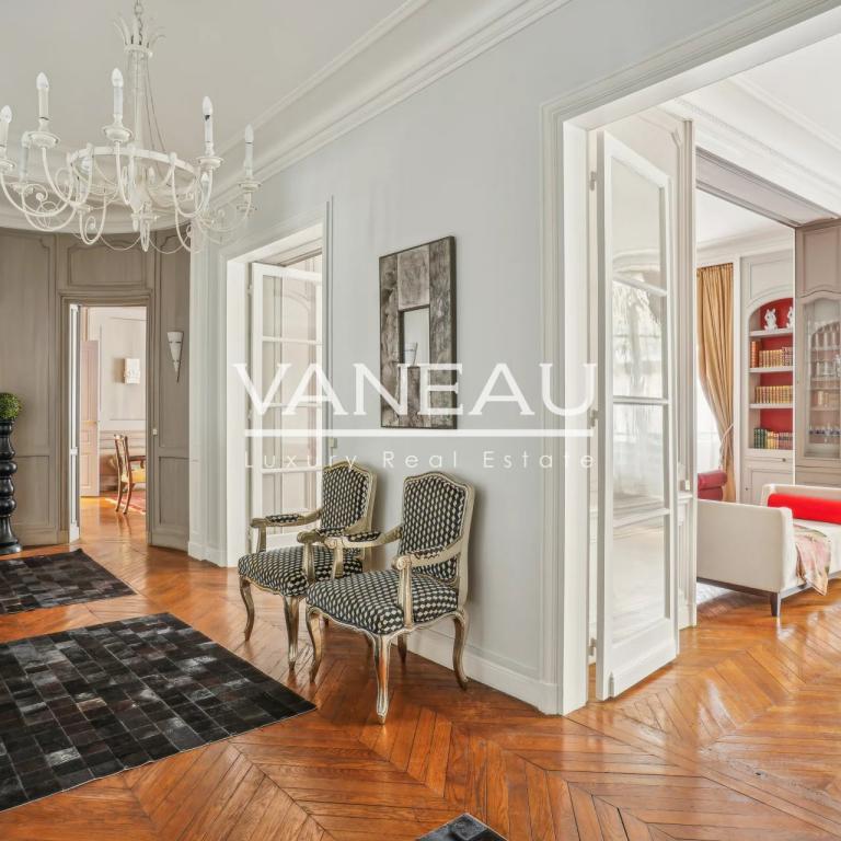 PARIS XVIe - TROCADERO - Appartement  familial et de réception