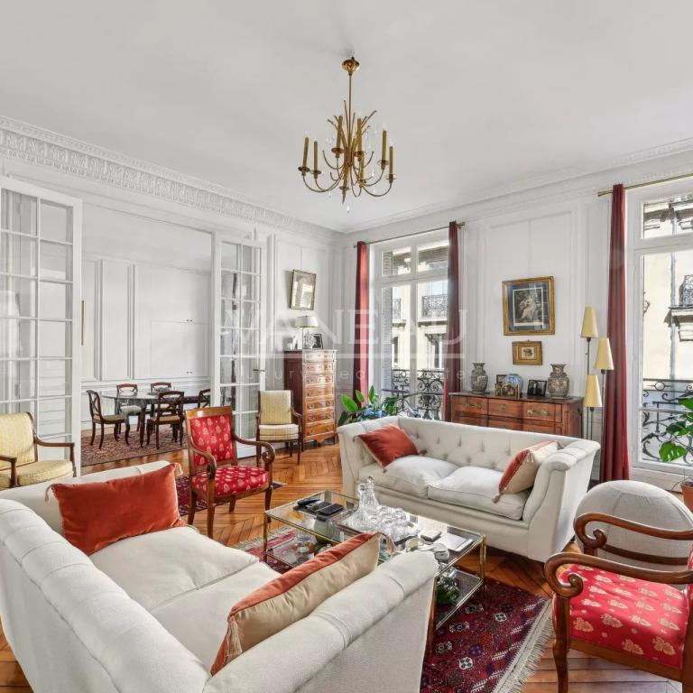 Paris XVI ème - Trocadéro - Magdebourg