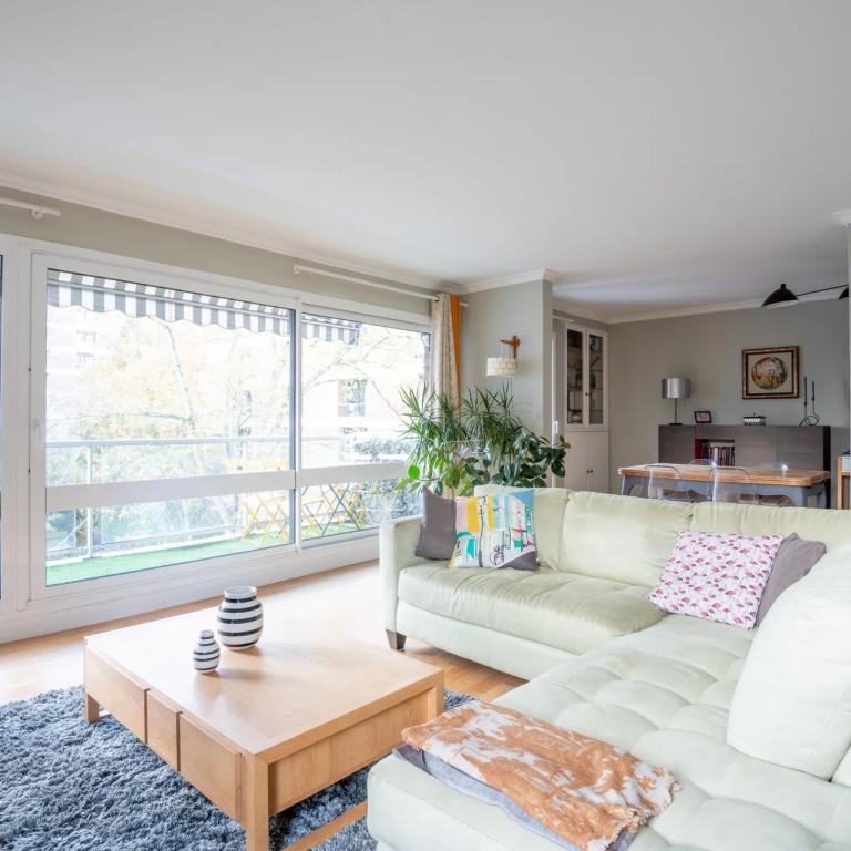 Exclusivité - Bel appartement familial en excellent état avec te
