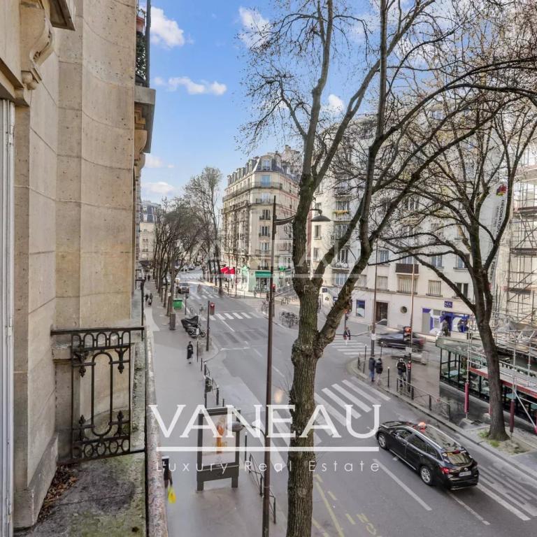 Corvisart/Tolbiac - Charmant trois pièces avec balcons