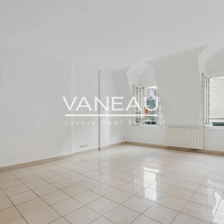 PARIS 3e - MARAIS - Grand studio