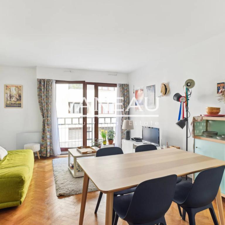PARIS XIIème - Studio immeuble moderne
