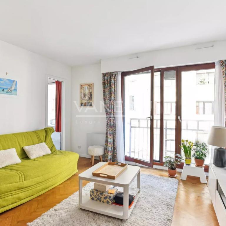 PARIS XIIème - Studio immeuble moderne