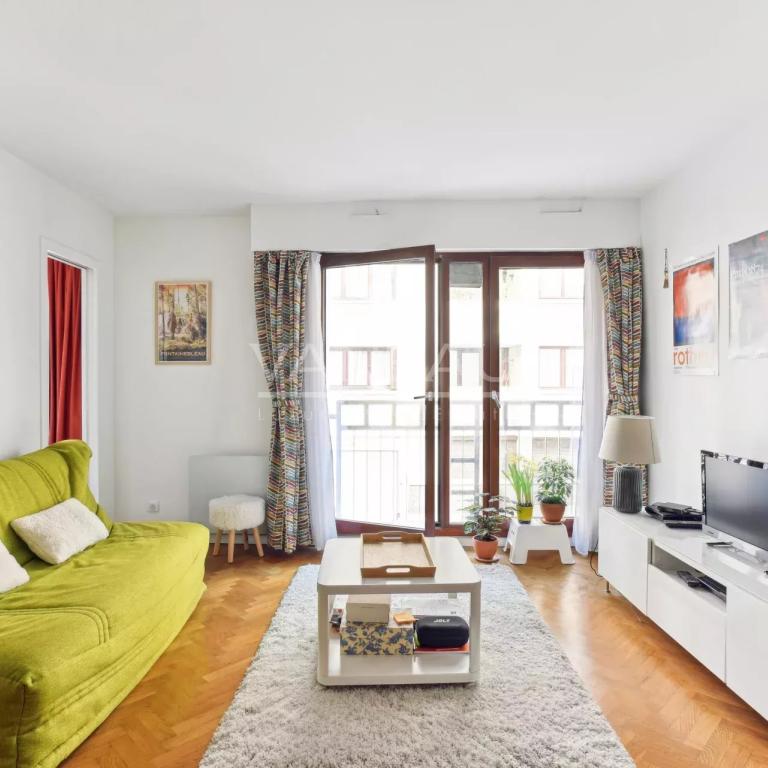 PARIS XIIème - Studio immeuble moderne