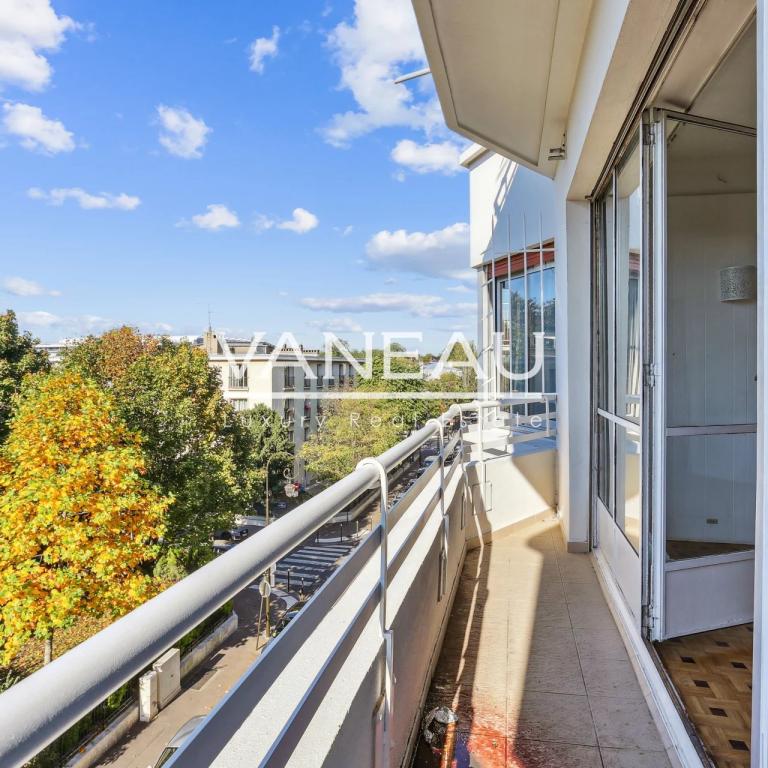 PARIS XVIe - Serres d'Auteuil - Vue dégagée - Balcon