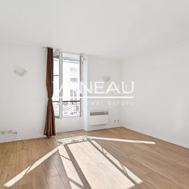Neuilly - Mairie - Rue de L'Église
