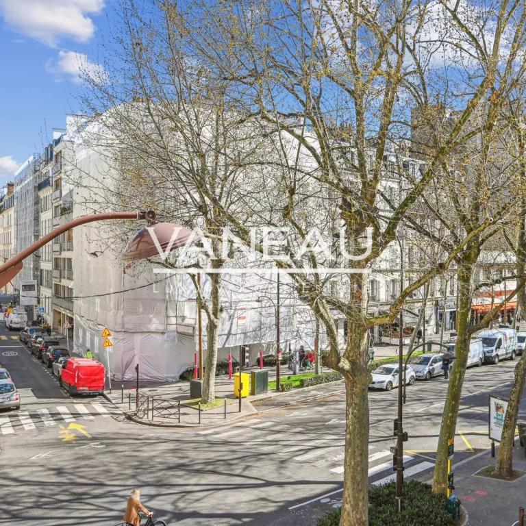 Neuilly - Mairie - Rue de L'Église
