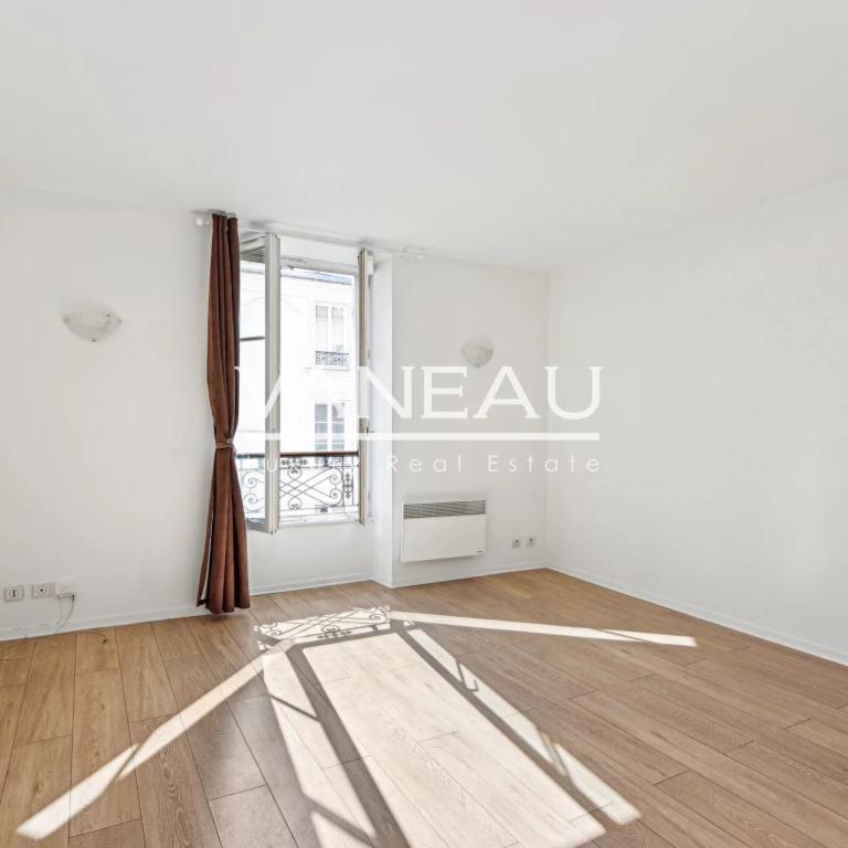Neuilly - Mairie - Rue de L'Église