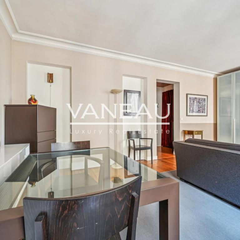 Paris VIIe - Charmant appartement au coeur du Gros Caillou.