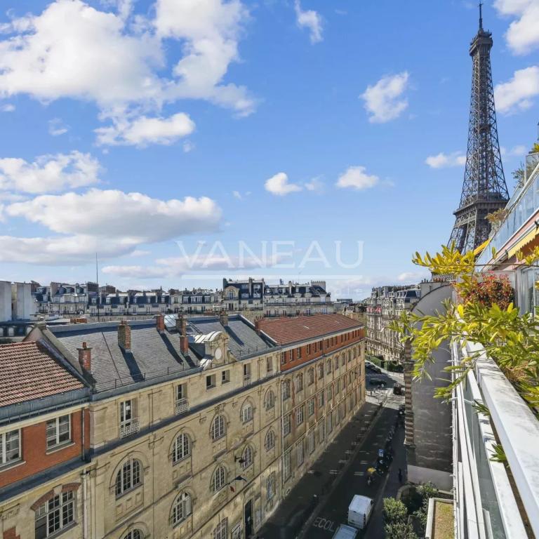 Paris VIIe - Vue exceptionnelle Tour Eiffel & Invalides