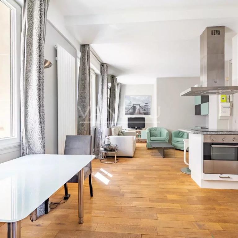 Paris VIIe - VANEAU - Appartement meublée sur jardin