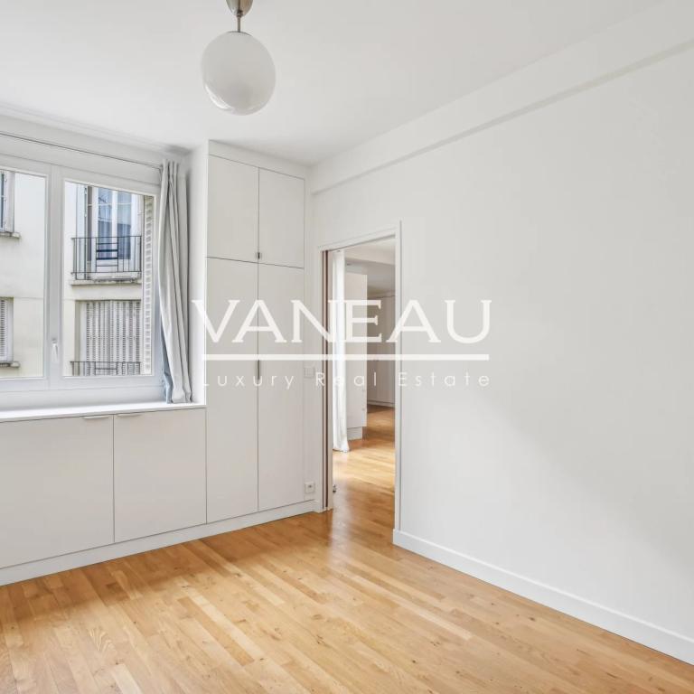 Paris VIIIe - Elysées - Appartement rénové idéalement situé