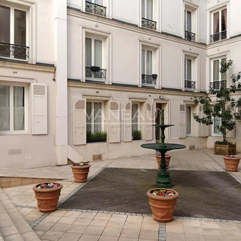 Paris XVI - IENA - Studio sur cour