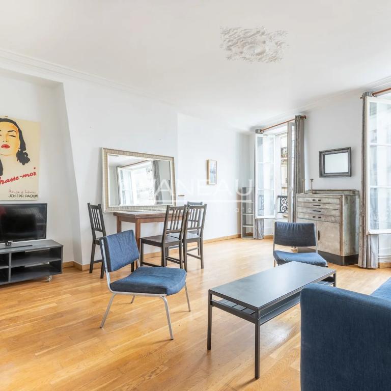 Paris XVIIIe - Abbesses - Superbe deux pièces en étage élevé ave