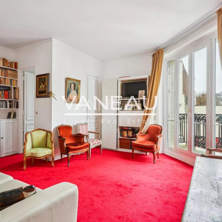 PARIS XVe Commerce - Appartement d'exception quatre pièces avec 