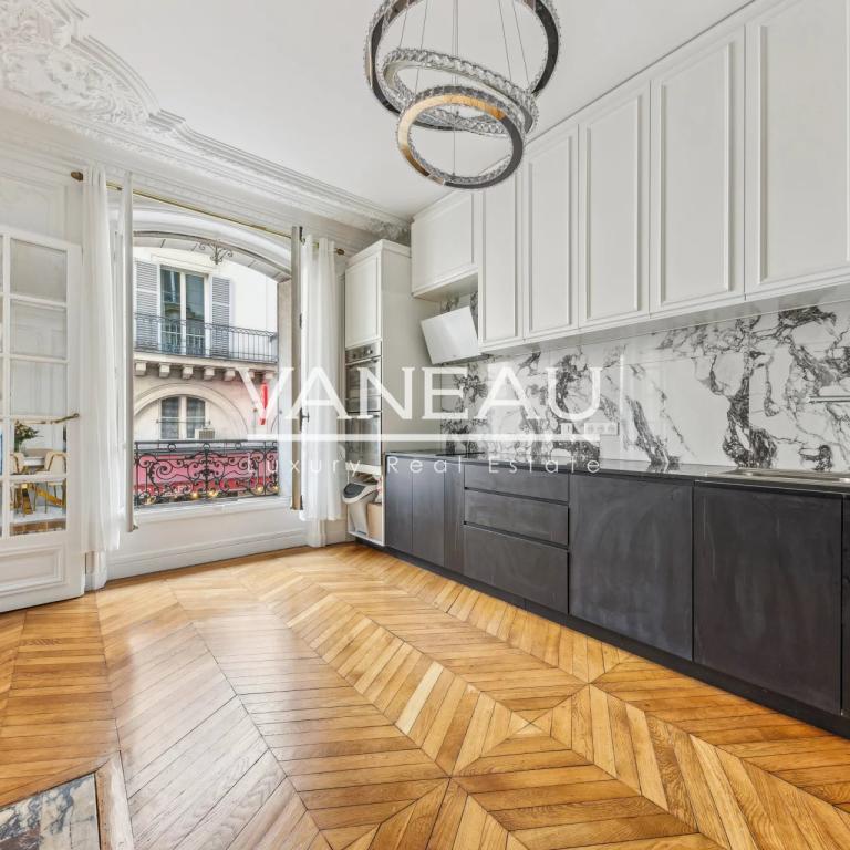PARIS VIIIe - Appartement familial et de réception