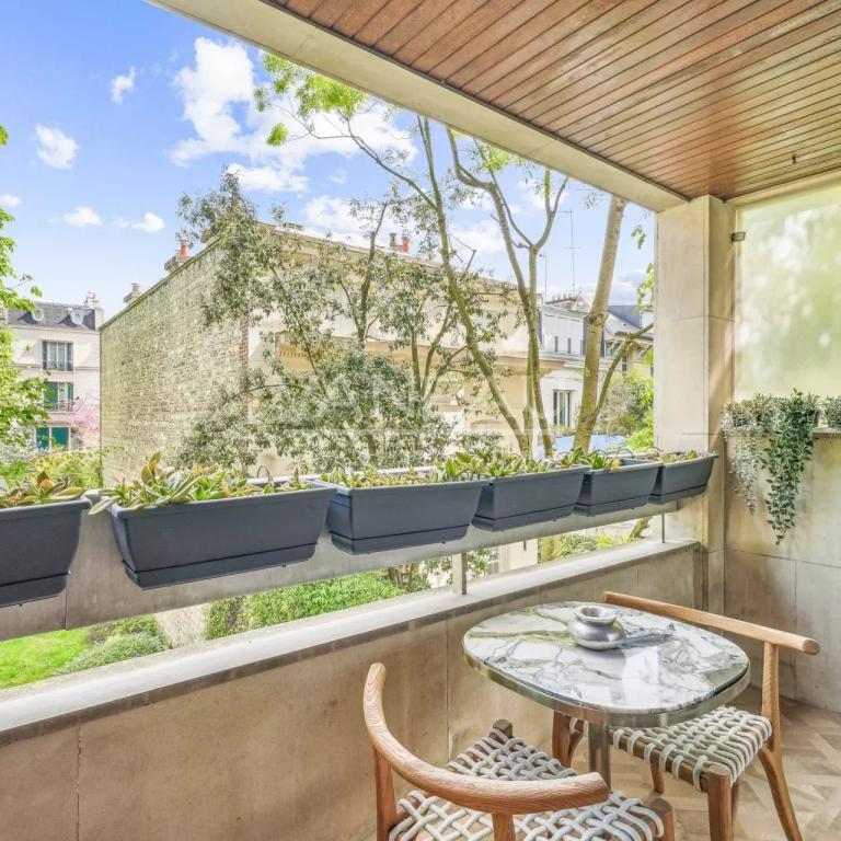 Paris XVIe- Villa Dupont - Familial avec extérieur