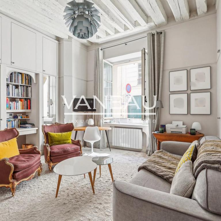 Paris - VIIe - Elégant pied à terre