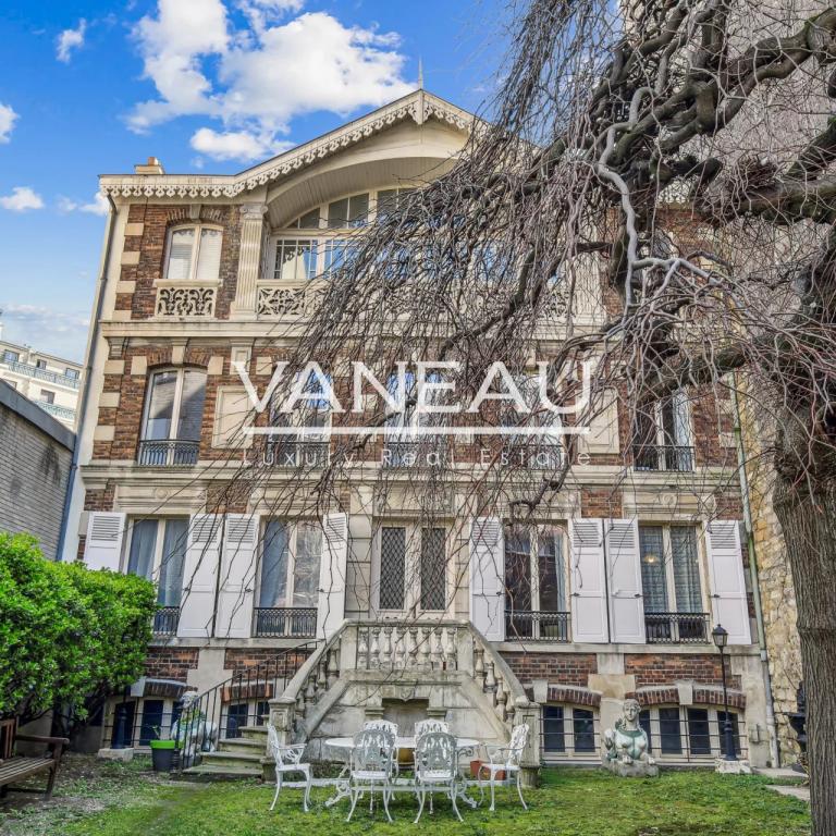 Maison de charme avec jardin - Cinq chambres