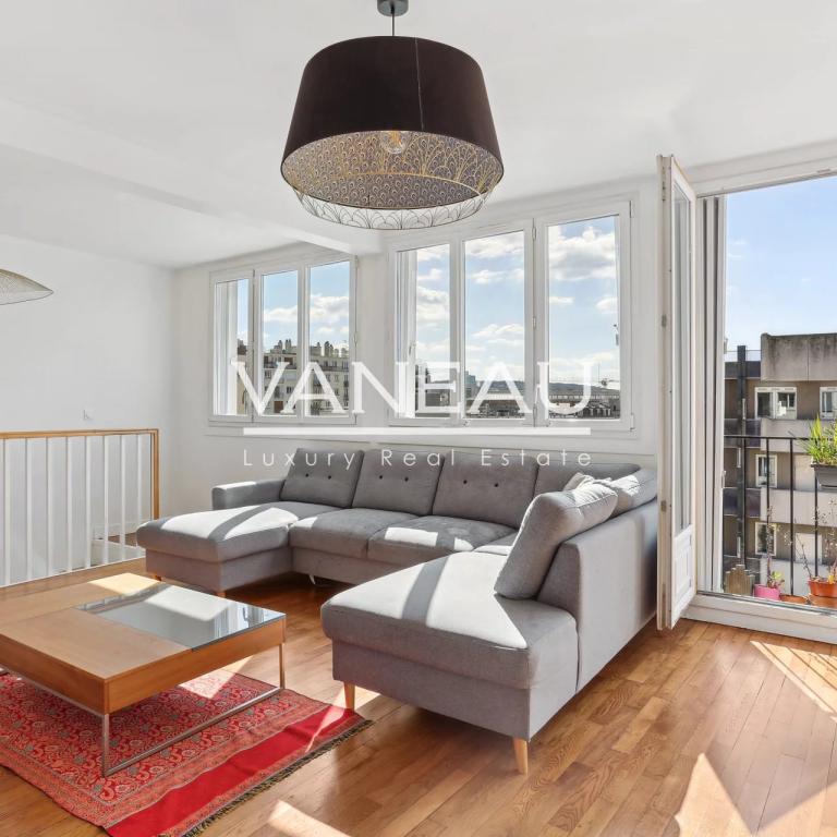 Appartement familial en dernier étage avec quatre chambres