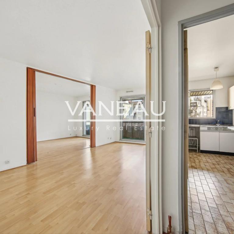 EXCLUSIVITE - DEUX PIECES AVEC BALCON - PROCHE DES PASSAGES