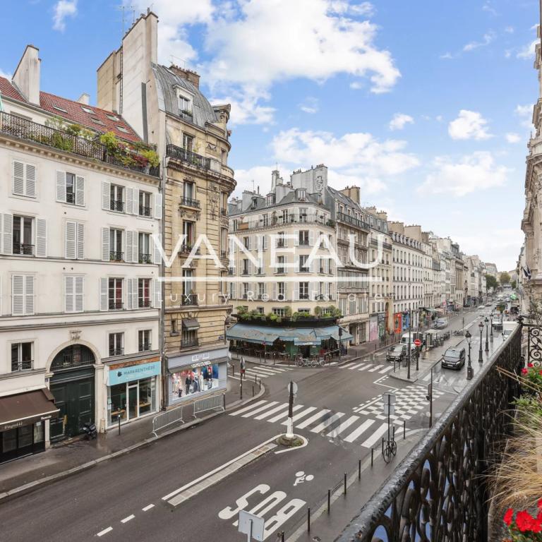 Paris Xe - Magnifique duplex avec balcon -
