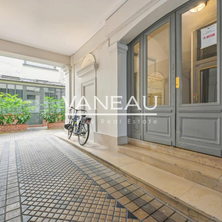 Paris IX - Quartier Notre-Dame-de-Lorette - Magnifique 6 pièces 
