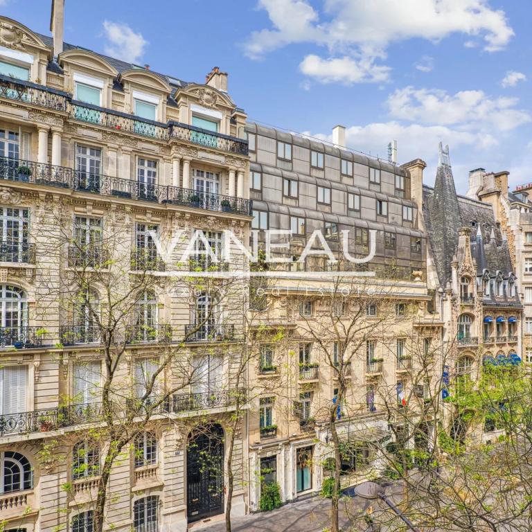 PARIS XVIe - Victor Hugo - Trocadéro