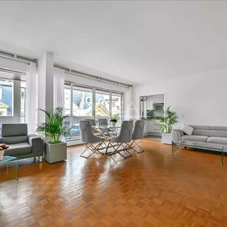 PARIS XVIe - Appartement familial avec balcon
