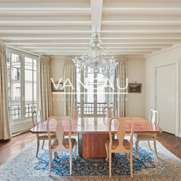 Paris XVI Nord - 197m2 - Beau familial étage élevé, vue dégagée.