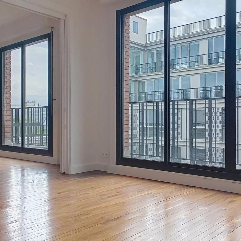 Paris VIII - Bel appartement en triplex familial avec terrasse -