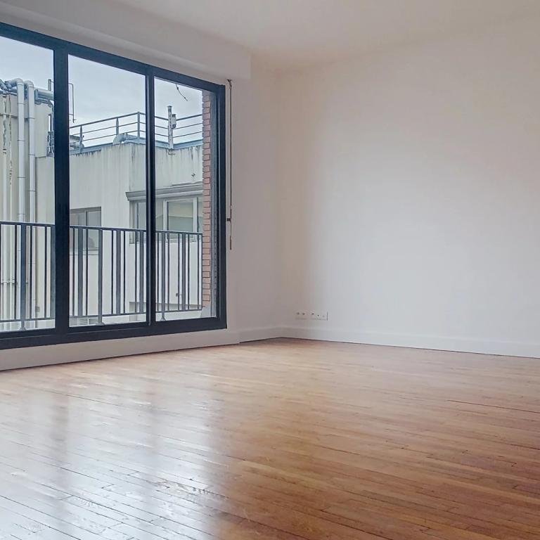 Paris VIII - Bel appartement en triplex familial avec terrasse -