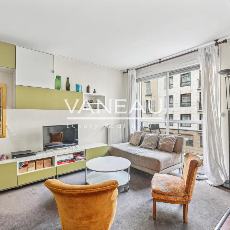 Paris XVe - Montparnasse - Appartement deux pièces avec balcon