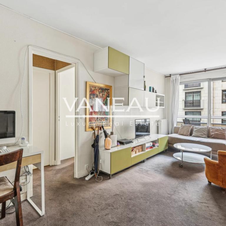 Paris XVe - Montparnasse - Appartement deux pièces avec balcon